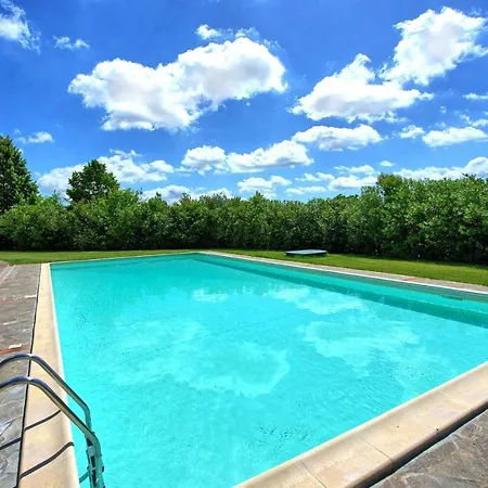 Montecchio Sleeps 3 With Pool *